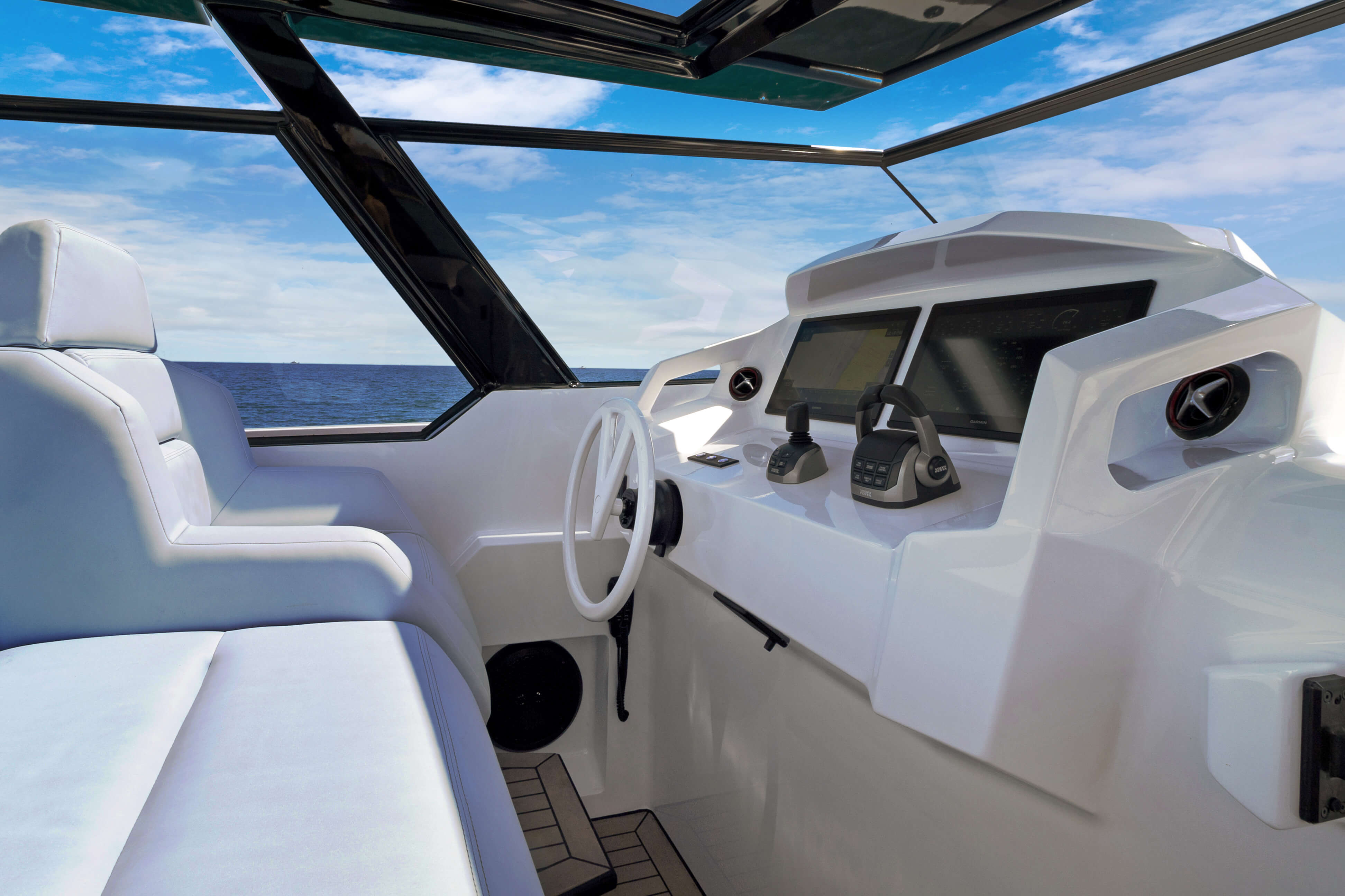 Yacht Photo 12